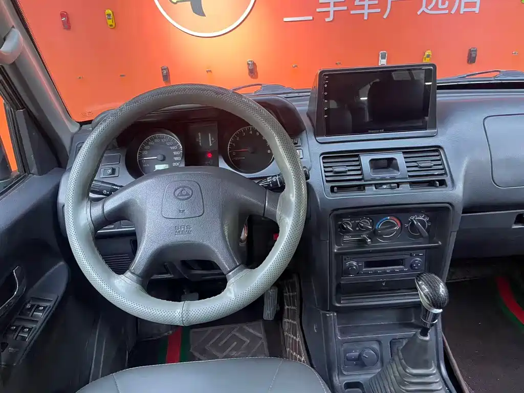 Leopaard Auto Geely Black Diamond 2013 2.2L Manual 4WD Standard Model 2015 - thumbnail 7