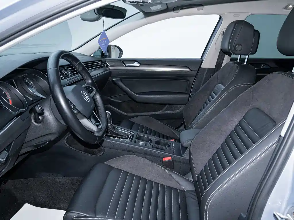 Volkswagen Magotan 2020 330TSI DSG Leading Edition 2021 - thumbnail 5