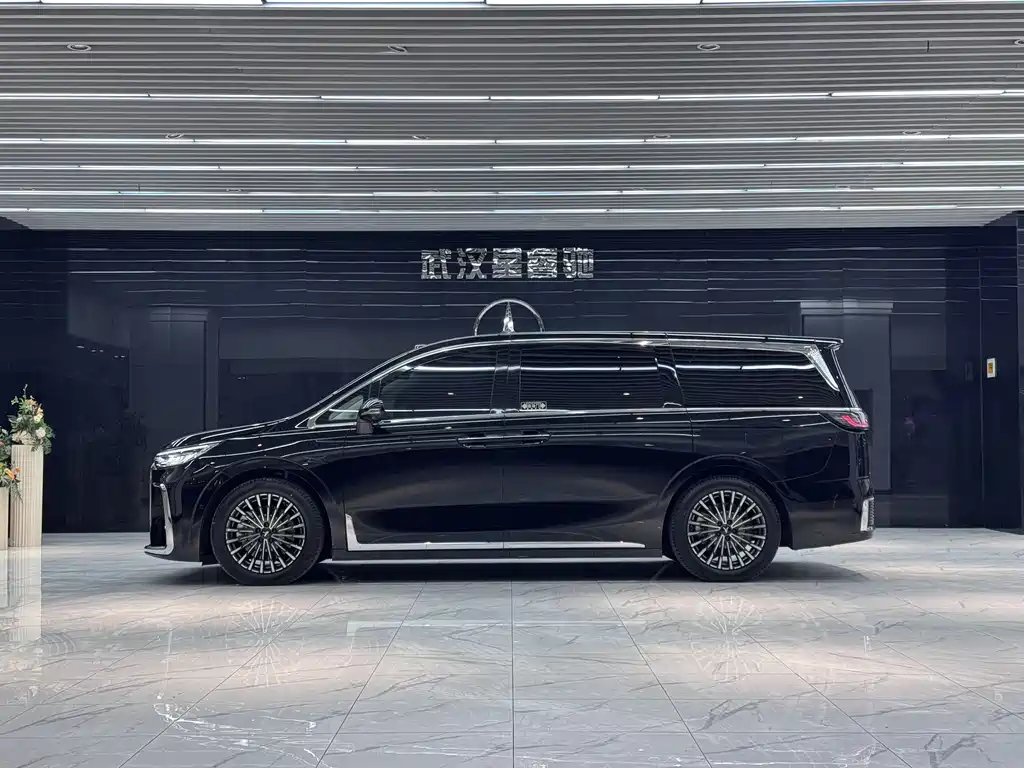 Lantu Auto Lantu Dreamer 2026 PHEV Qiankun Ultra 2025 - thumbnail 3