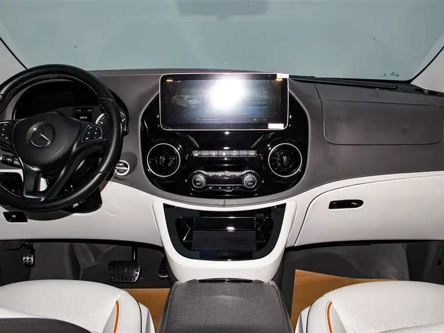 Mercedes-Benz Vito 2023 2.0T Business Edition 7-seater 2024 - thumbnail 14