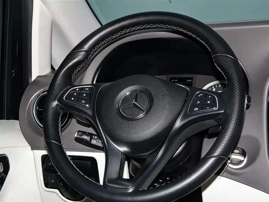 Mercedes-Benz Vito 2023 2.0T Business Edition 7-seater 2024 - thumbnail 15