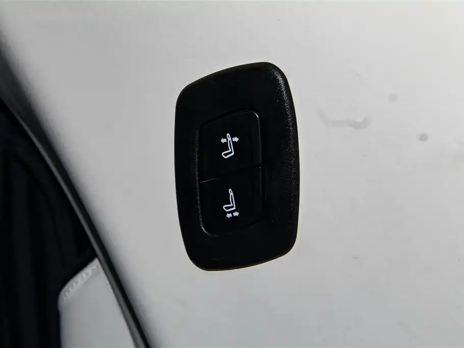 Mercedes-Benz Vito 2023 2.0T Business Edition 7-seater 2024 - thumbnail 23
