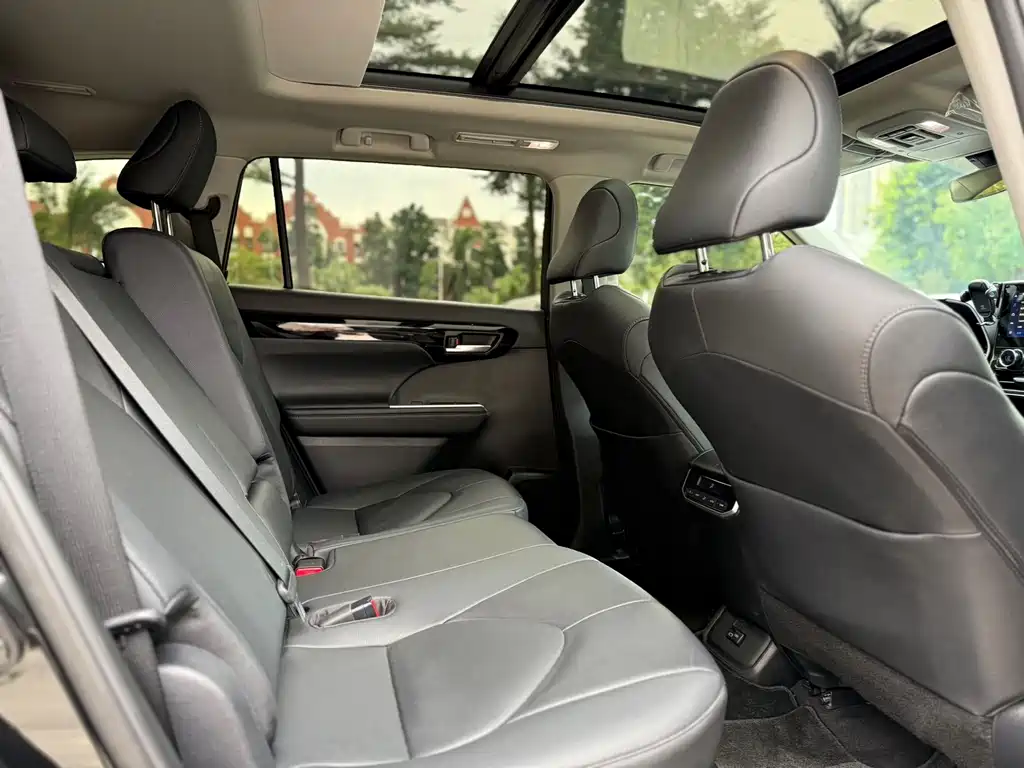 Toyota Toyota Highlander 2022 380T AWD Premium Edition 7-seater 2023 - thumbnail 13