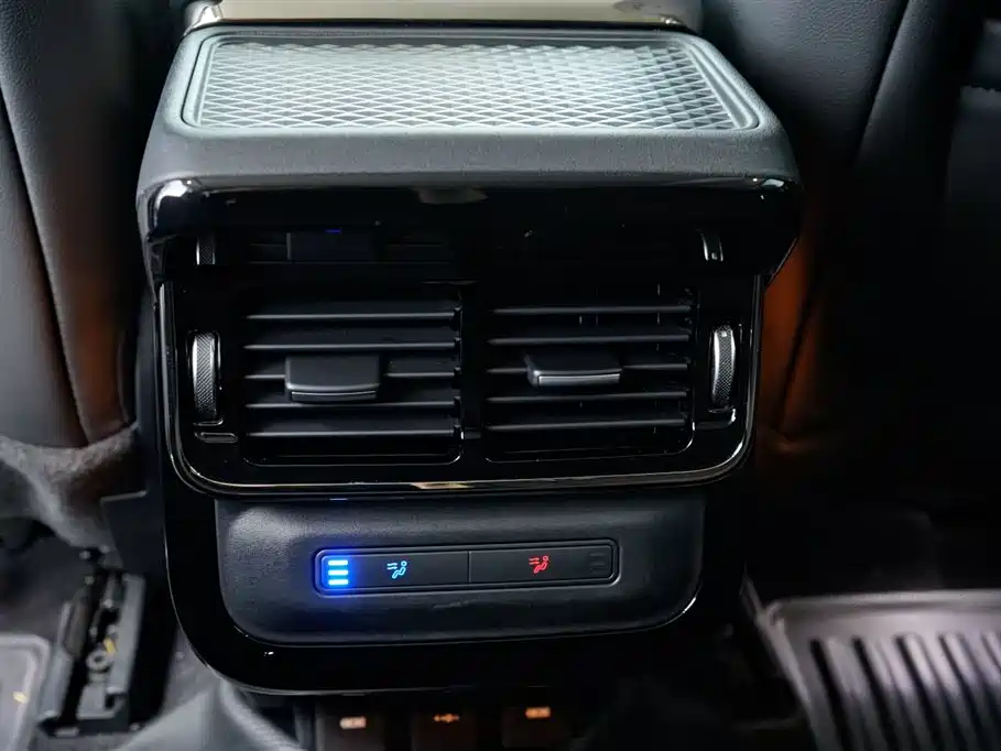 Land Rover Range Rover Evoque 2023 L 249PS Luxury Edition 2024 - thumbnail 30