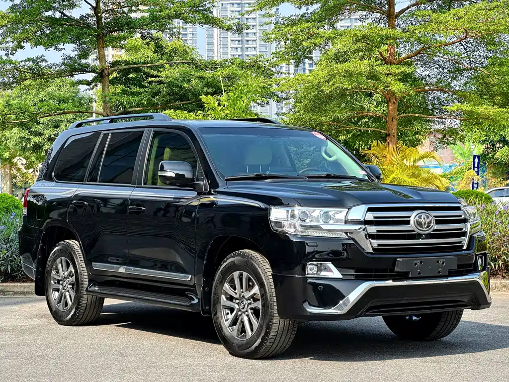 Toyota Land Cruiser (Imported) 2016 Model 4.0L Middle East Version 2016 - thumbnail 3