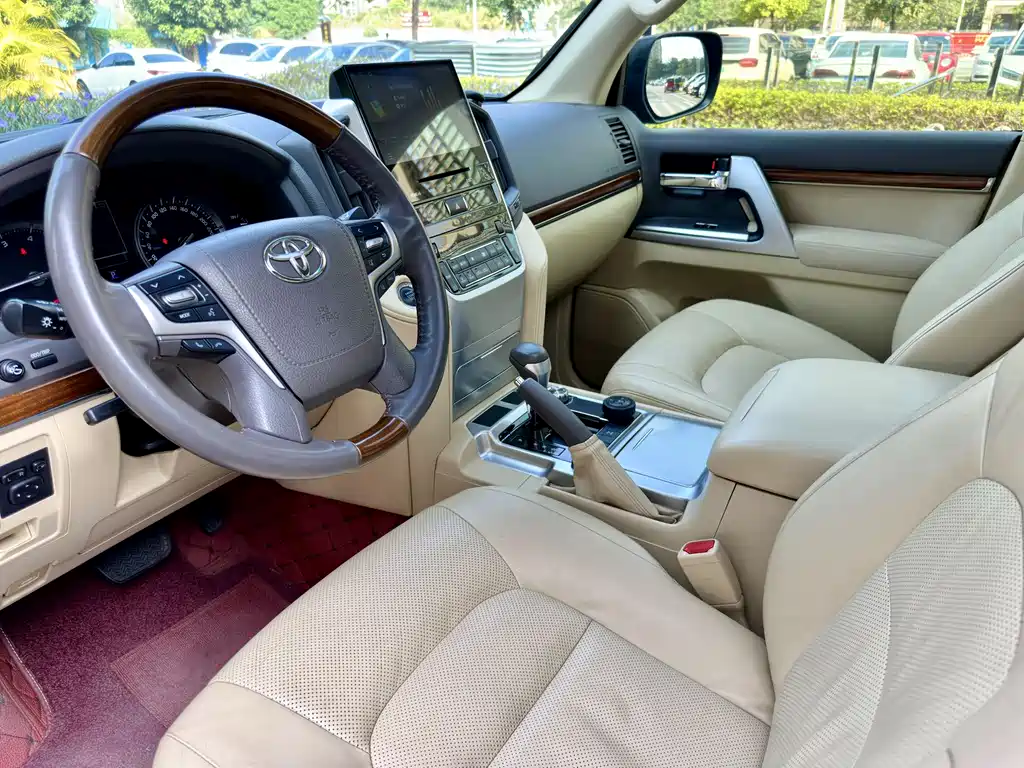 Toyota Land Cruiser (Imported) 2016 Model 4.0L Middle East Version 2016 - thumbnail 9