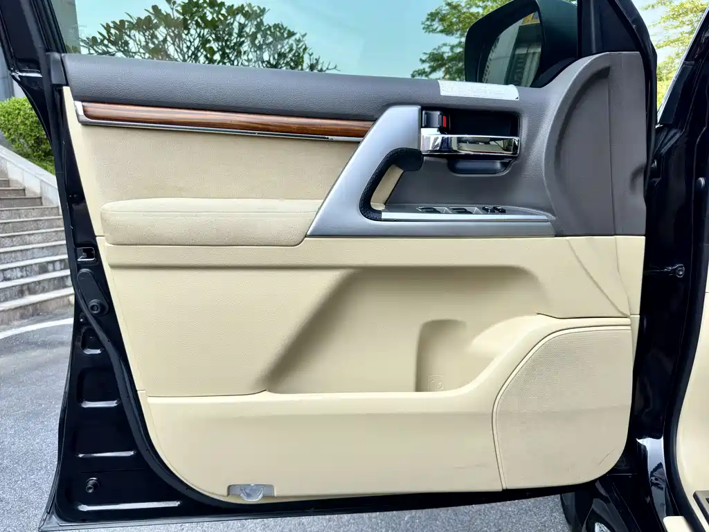 Toyota Land Cruiser (Imported) 2016 Model 4.0L Middle East Version 2016 - thumbnail 17