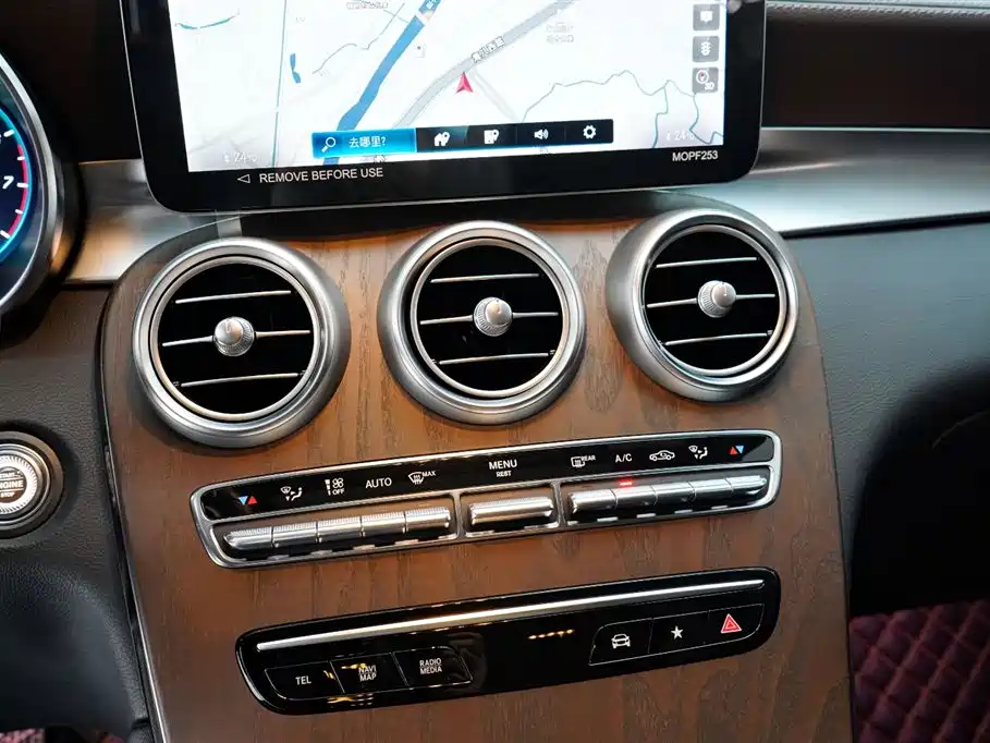 Mercedes-Benz Mercedes-Benz GLC 2022 Facelift GLC 260 L 4MATIC Luxury Edition 2022 - thumbnail 28