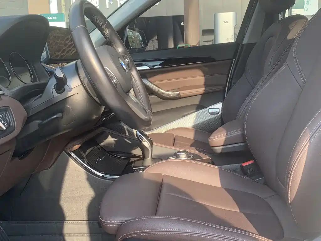 BMW BMW X1 2021 sDrive20Li Premium Model 2021 - thumbnail 5