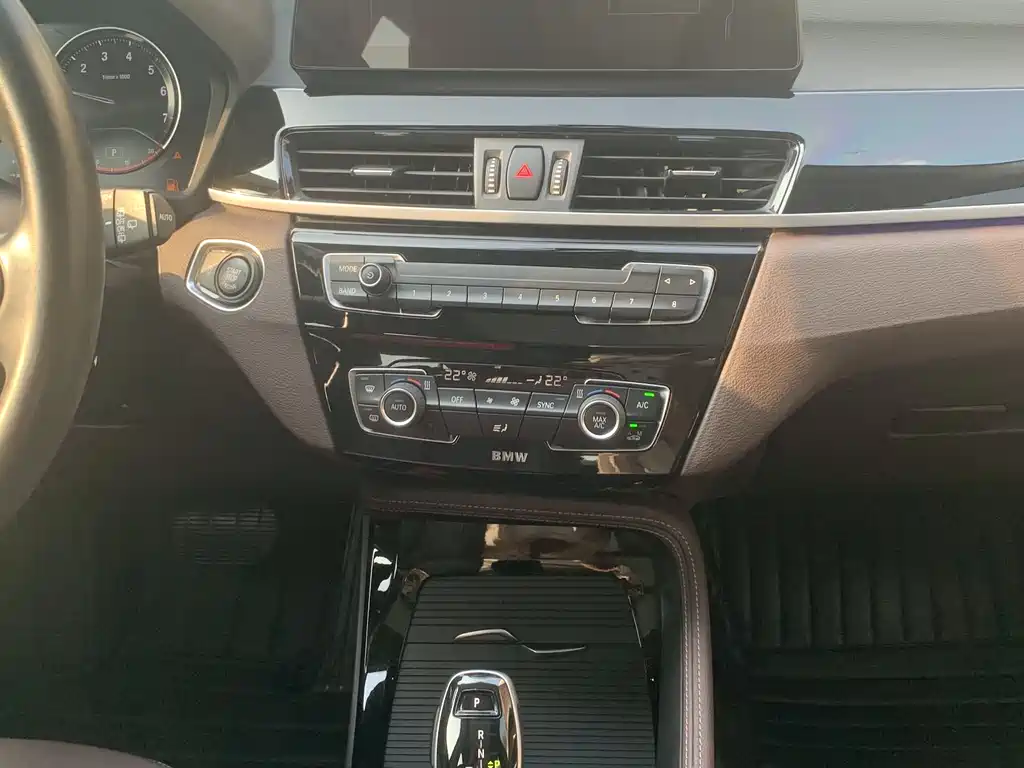 BMW BMW X1 2021 sDrive20Li Premium Model 2021 - thumbnail 16
