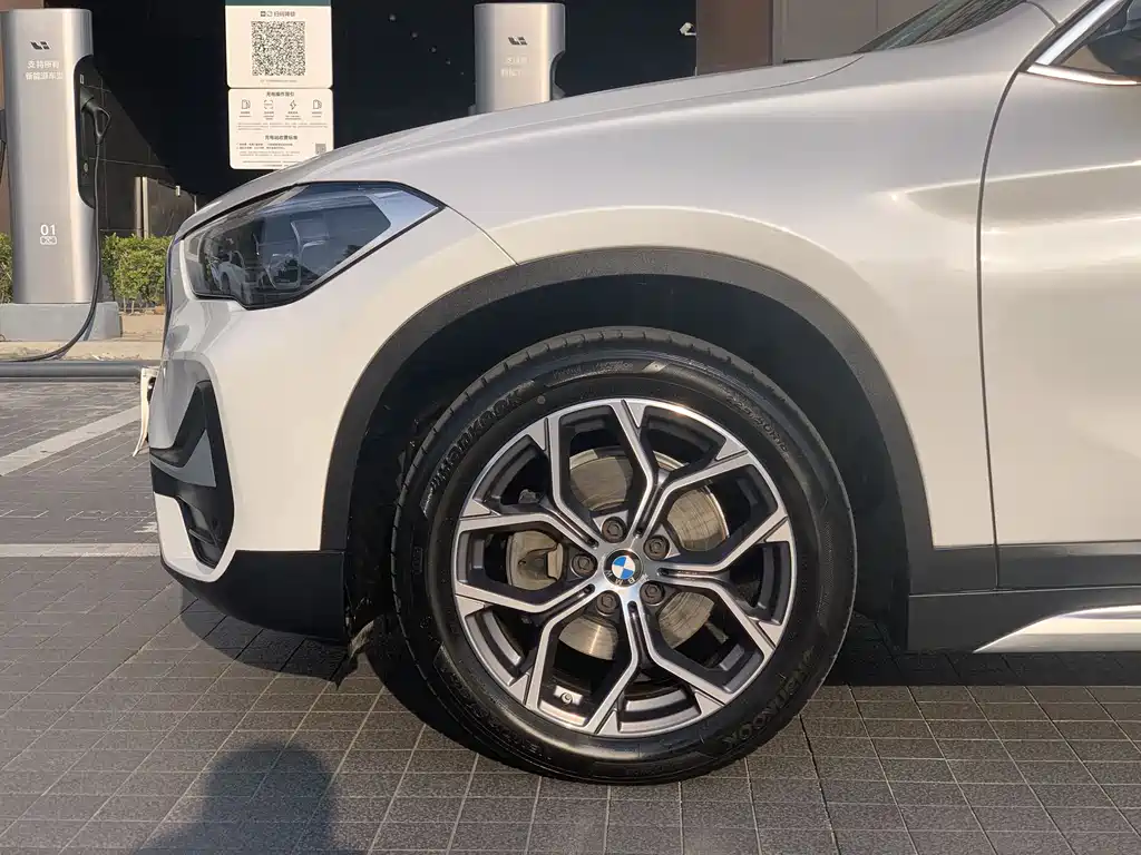 BMW BMW X1 2021 sDrive20Li Premium Model 2021 - thumbnail 21