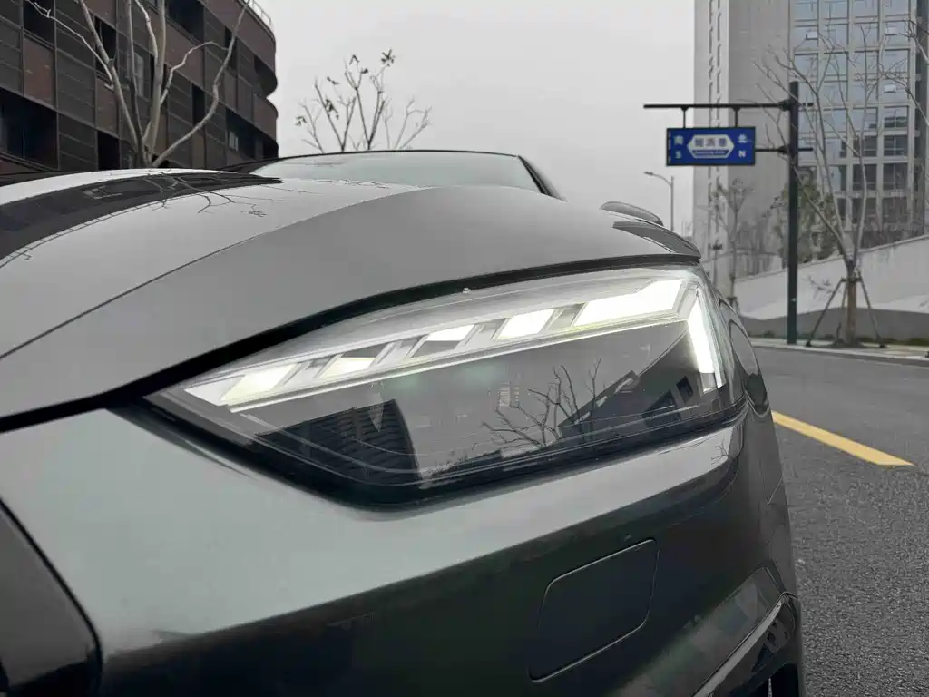 Audi Audi A5 Import 2021 Sportback 40 TFSI Fashion Dynamic Model 2023 - thumbnail 5