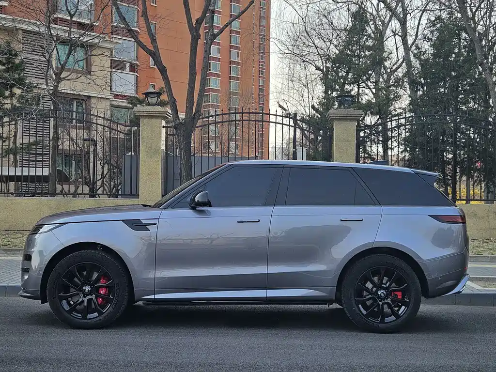 Land Rover Range Rover Sport 2023 400PS Dynamic SE 2024 - thumbnail 2