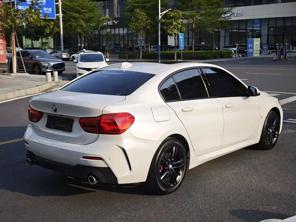 BMW BMW 1 Series 2020 120i M Sport Package 2020 - thumbnail 4