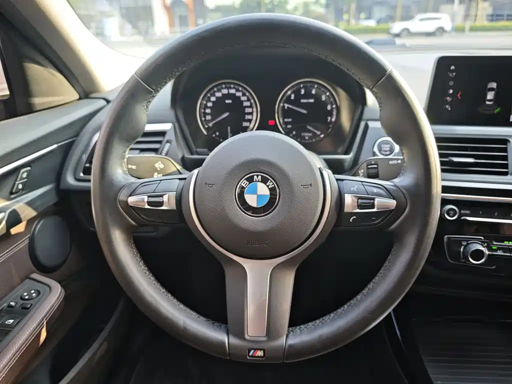 BMW BMW 1 Series 2020 120i M Sport Package 2020 - thumbnail 8