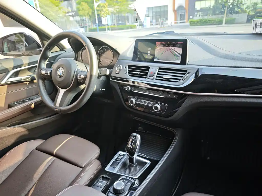 BMW BMW 1 Series 2020 120i M Sport Package 2020 - thumbnail 12