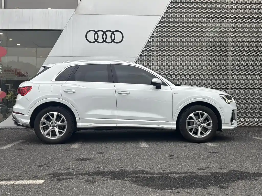 Audi Audi Q3 2020 35 TFSI Sport Line 2020 - thumbnail 3