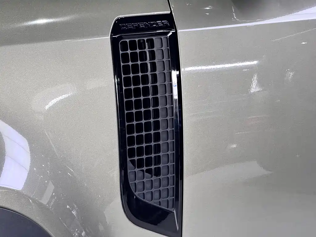 Land Rover Land Rover Defender 2023 130 3.0T P400 HSE 2024 - thumbnail 12