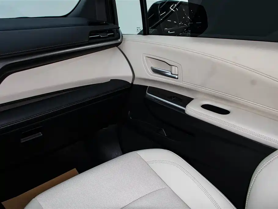 Toyota Toyota Sienna 2024 2.5L Hybrid AWD Premium Edition 2024 - thumbnail 22