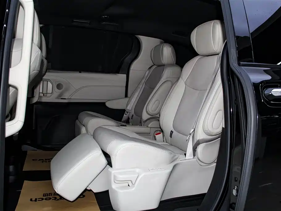 Toyota Toyota Sienna 2024 2.5L Hybrid AWD Premium Edition 2024 - thumbnail 23