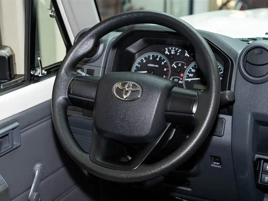 Toyota Land Cruiser LC78 2024 4.0L Automatic 2025 - thumbnail 12