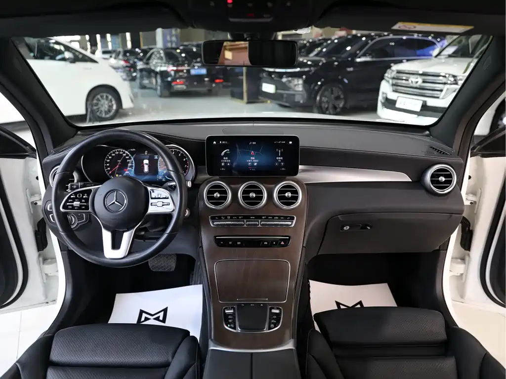 Mercedes-Benz Mercedes-Benz GLC 2020 GLC 260 L 4MATIC Luxury Edition 2020 - thumbnail 11