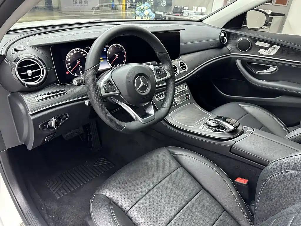Mercedes-Benz Mercedes-Benz E-Class 2018 Facelift E 300 L Sport Style 2018 - thumbnail 11