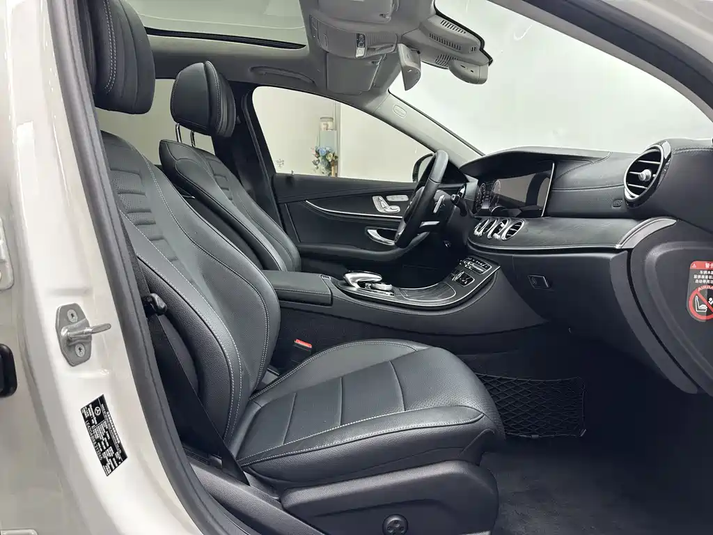 Mercedes-Benz Mercedes-Benz E-Class 2018 Facelift E 300 L Sport Style 2018 - thumbnail 14