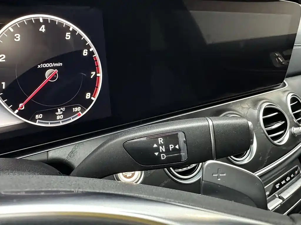 Mercedes-Benz Mercedes-Benz E-Class 2018 Facelift E 300 L Sport Style 2018 - thumbnail 16