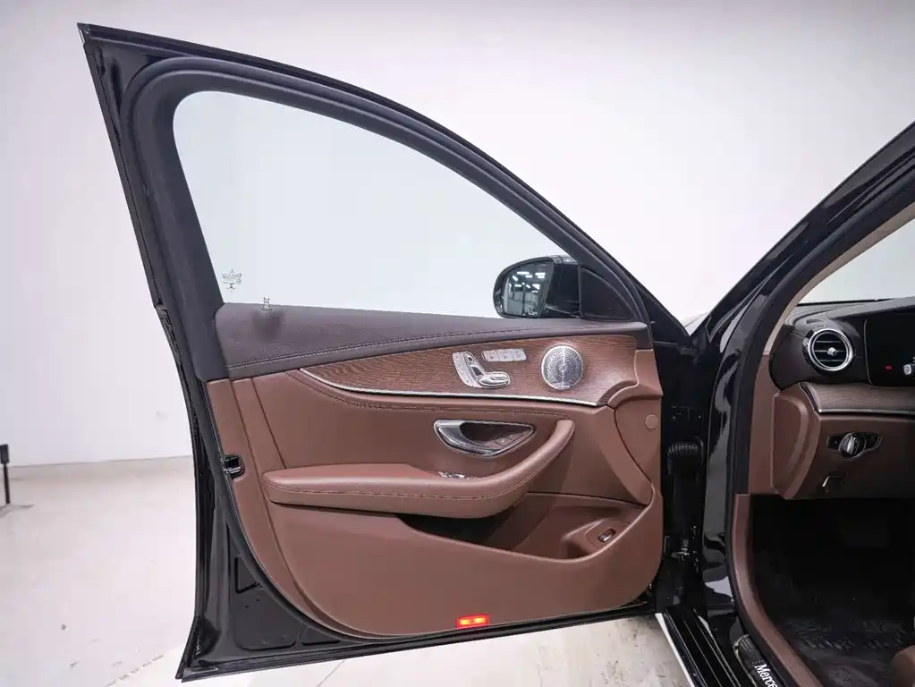 Mercedes-Benz Mercedes-Benz E-Class 2020 Model Year Facelift E 300 L Exclusive Edition 2020 - thumbnail 10