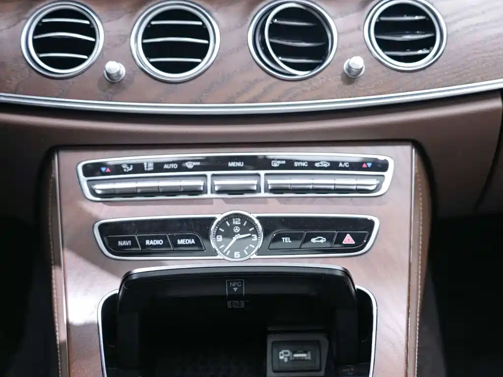 Mercedes-Benz Mercedes-Benz E-Class 2020 Model Year Facelift E 300 L Exclusive Edition 2020 - thumbnail 22