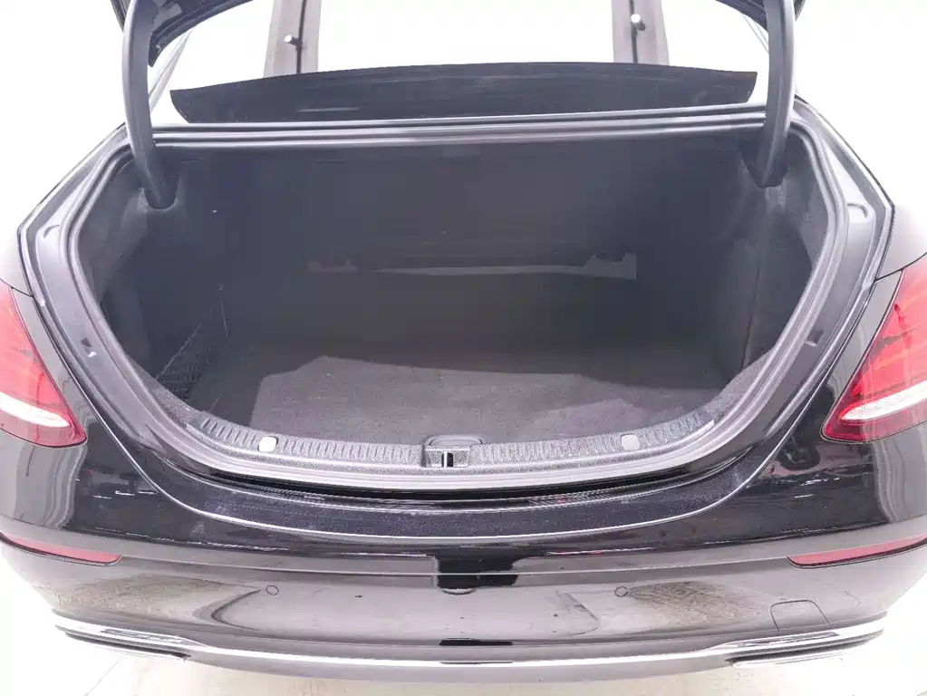 Mercedes-Benz Mercedes-Benz E-Class 2020 Model Year Facelift E 300 L Exclusive Edition 2020 - thumbnail 26