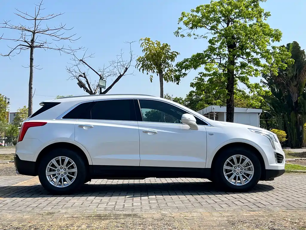 Cadillac Cadillac XT5 2018 25T Technology Edition 2019 - thumbnail 4
