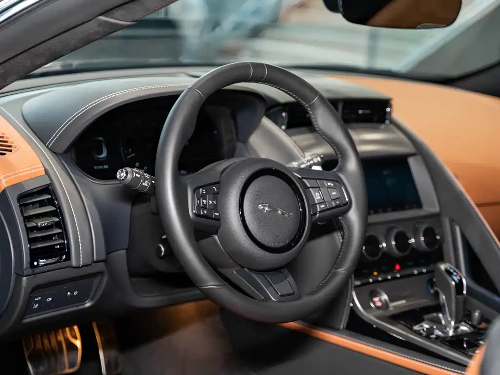 Jaguar Jaguar F-TYPE 2024 P300 75th Anniversary Hardtop Edition 2024 - thumbnail 11