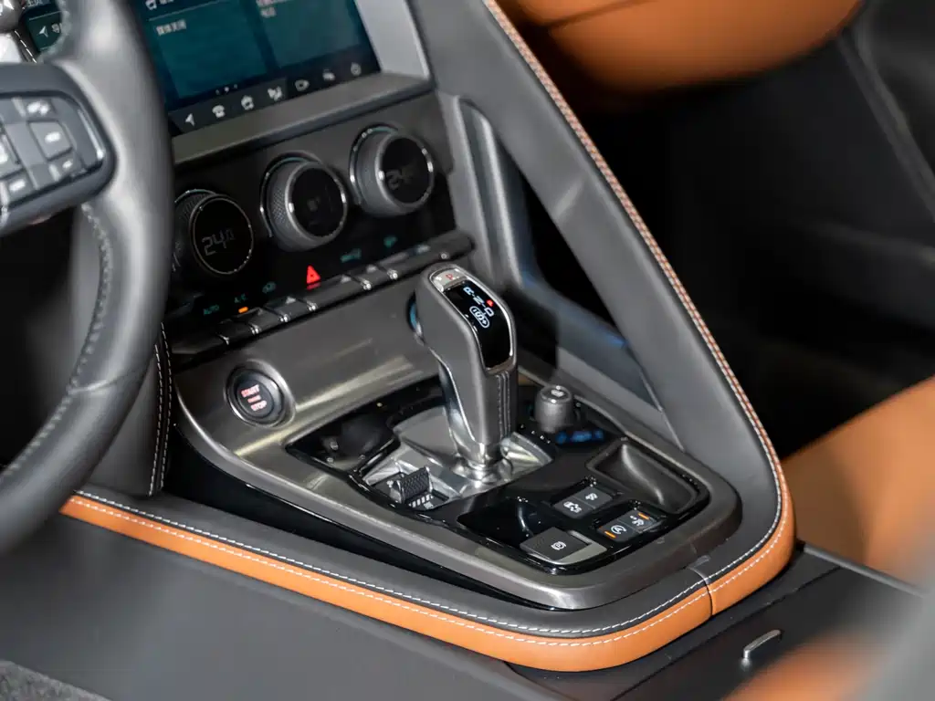 Jaguar Jaguar F-TYPE 2024 P300 75th Anniversary Hardtop Edition 2024 - thumbnail 14
