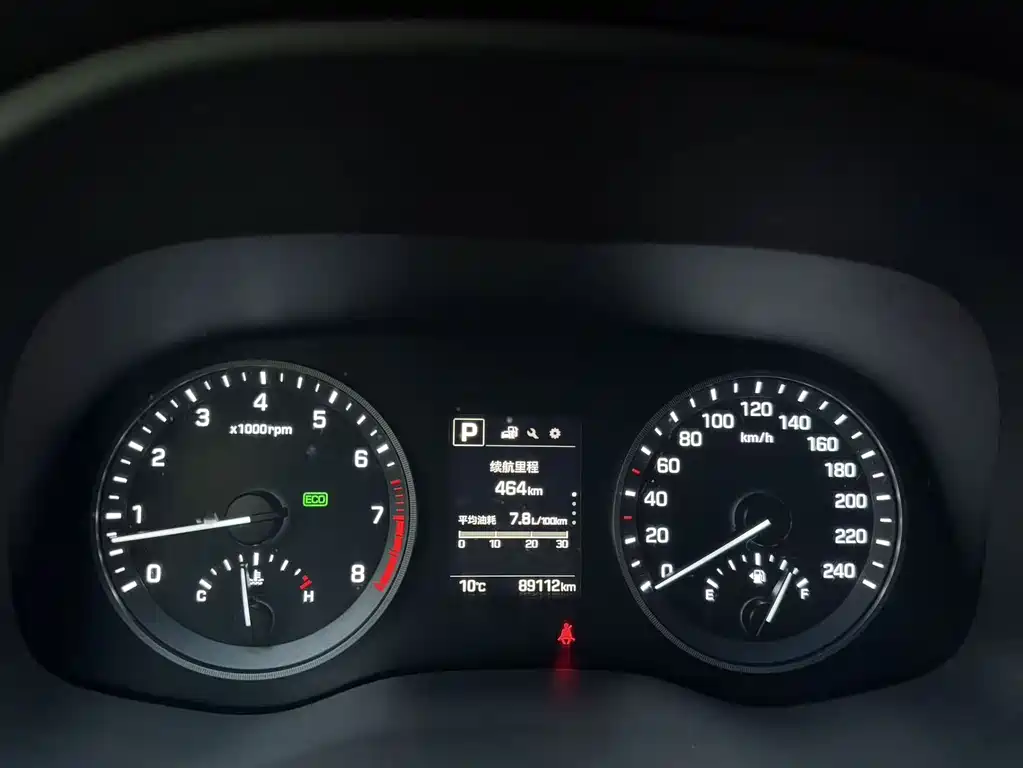 Hyundai Tucson 2018 1.6T DCT 2WD 15th Anniversary Special Edition 2018 - thumbnail 14