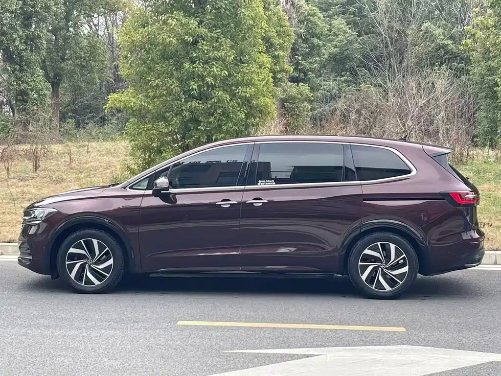 Volkswagen Viloran 2020 330TSI Luxury Edition 2021 - thumbnail 7