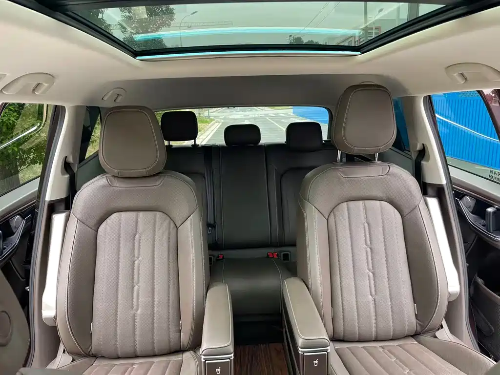 Volkswagen Viloran 2020 330TSI Luxury Edition 2021 - thumbnail 18