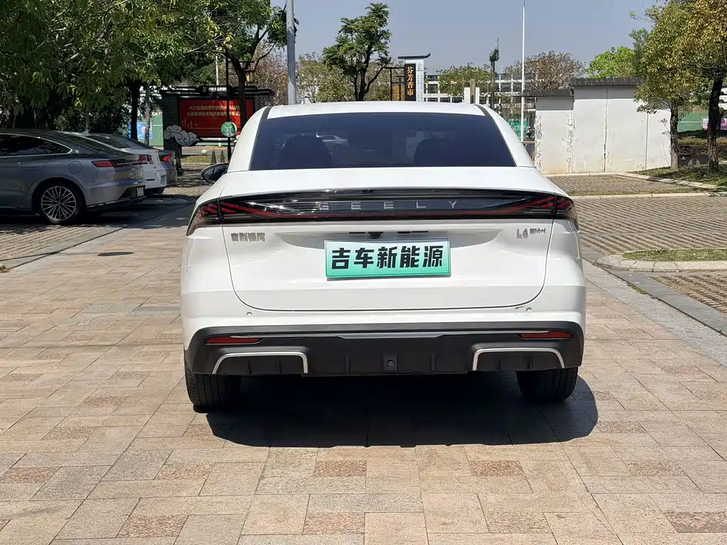 Geely Galaxy Galaxy L6 2025 EM-i 140km Starship Edition 2025 - thumbnail 14