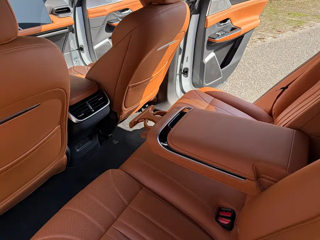 XPeng XPeng G9 2025 625 Long Range Max 2025 - thumbnail 14