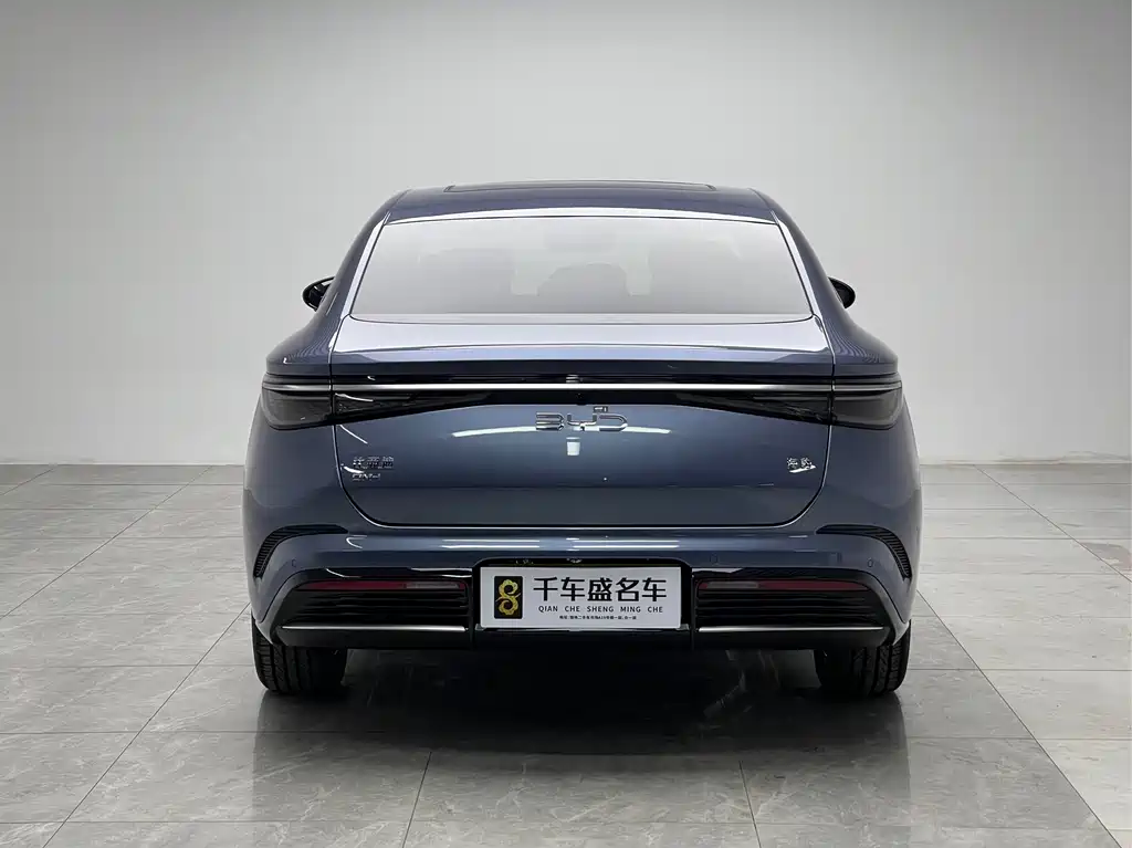 BYD BYD Seal 2023 DM-i 1.5T 121km Flagship Model 2025 - thumbnail 5