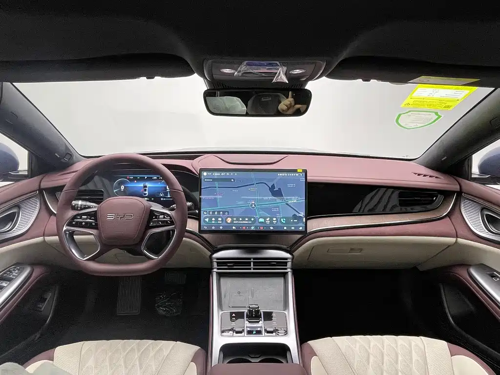 BYD BYD Seal 2023 DM-i 1.5T 121km Flagship Model 2025 - thumbnail 13