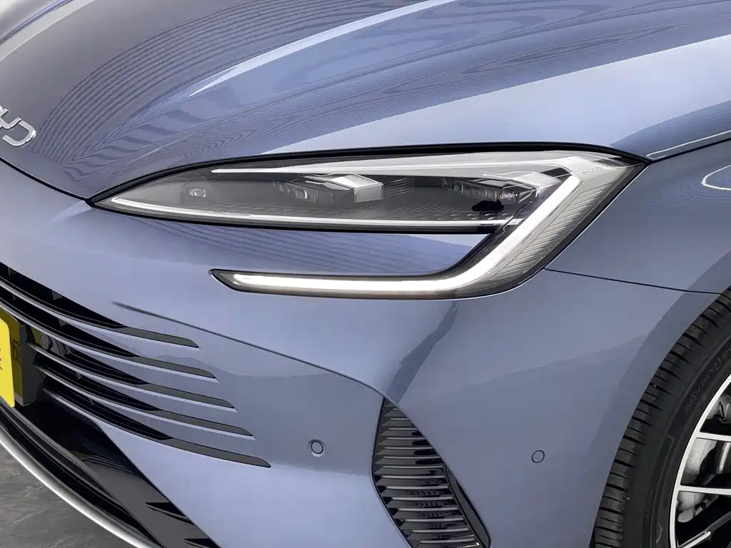 BYD BYD Seal 2023 DM-i 1.5T 121km Flagship Model 2025 - thumbnail 18