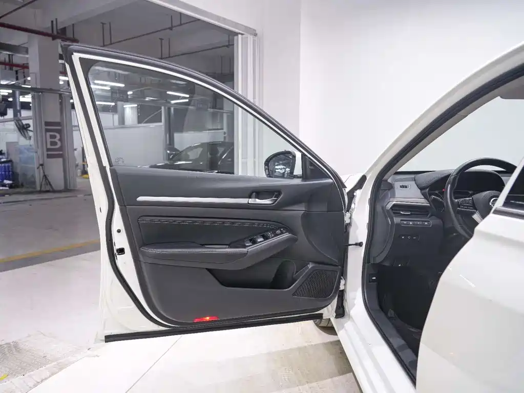 Nissan Nissan Altima 2021 2.0L XL Upper AD1 Intelligent Navigation Edition 2022 - thumbnail 16