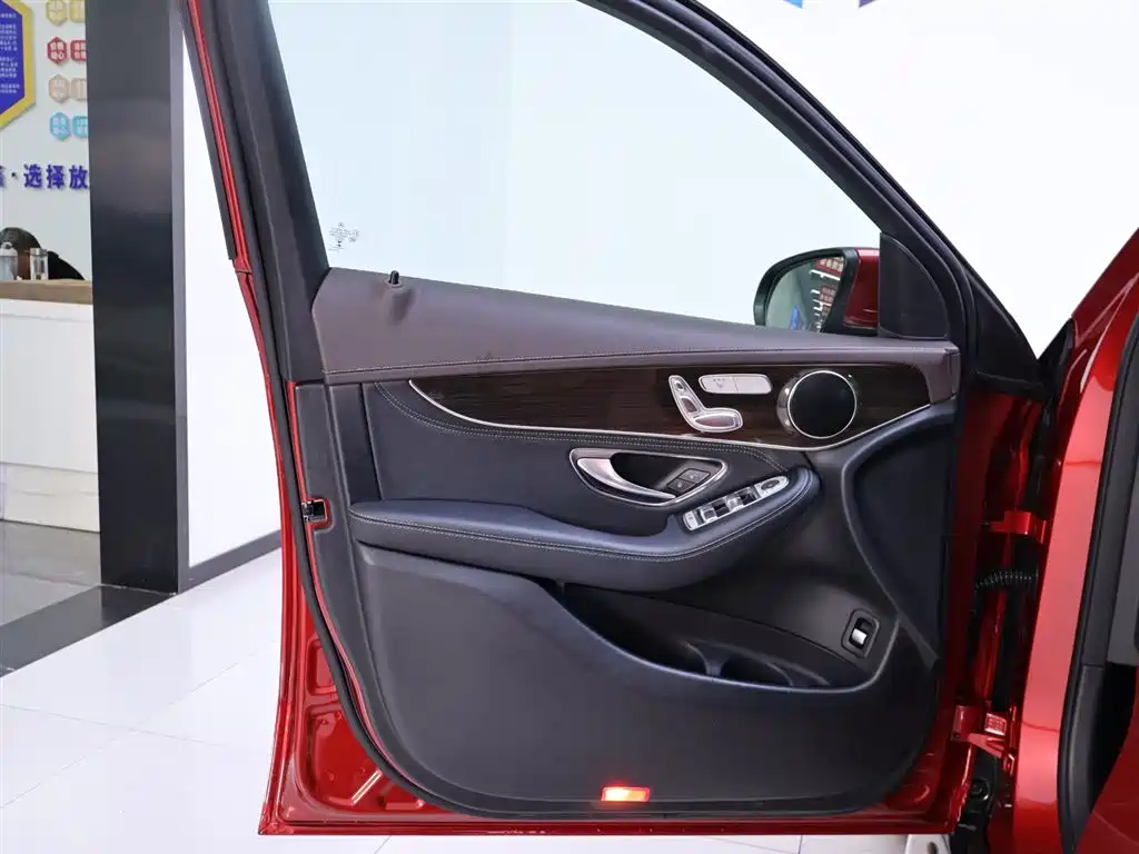Mercedes-Benz Mercedes-Benz GLC 2016 GLC 260 4MATIC Sport Edition 2016 - thumbnail 18