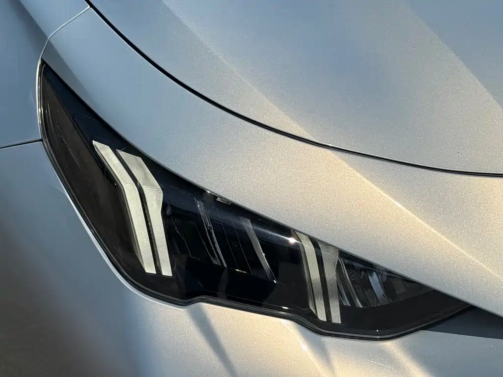GAC Trumpchi Shadow Leopard 2023 400T Automatic R PRO 2023 - thumbnail 5