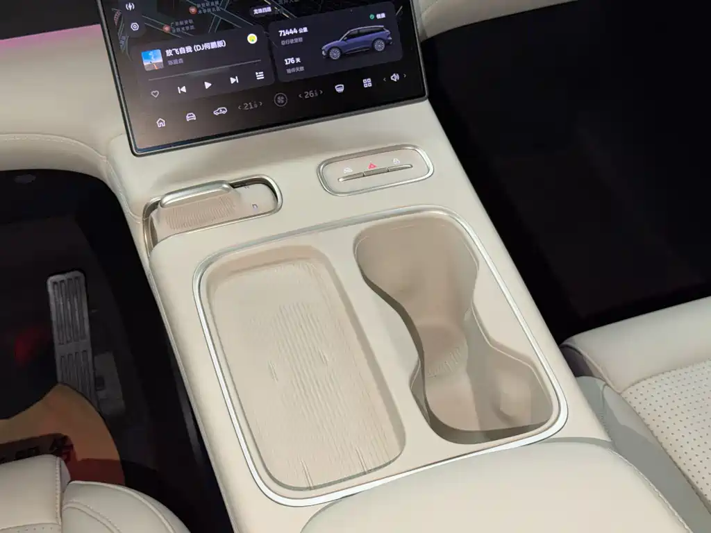 NIO NIO ES6 2023 75kWh 2023 - thumbnail 14