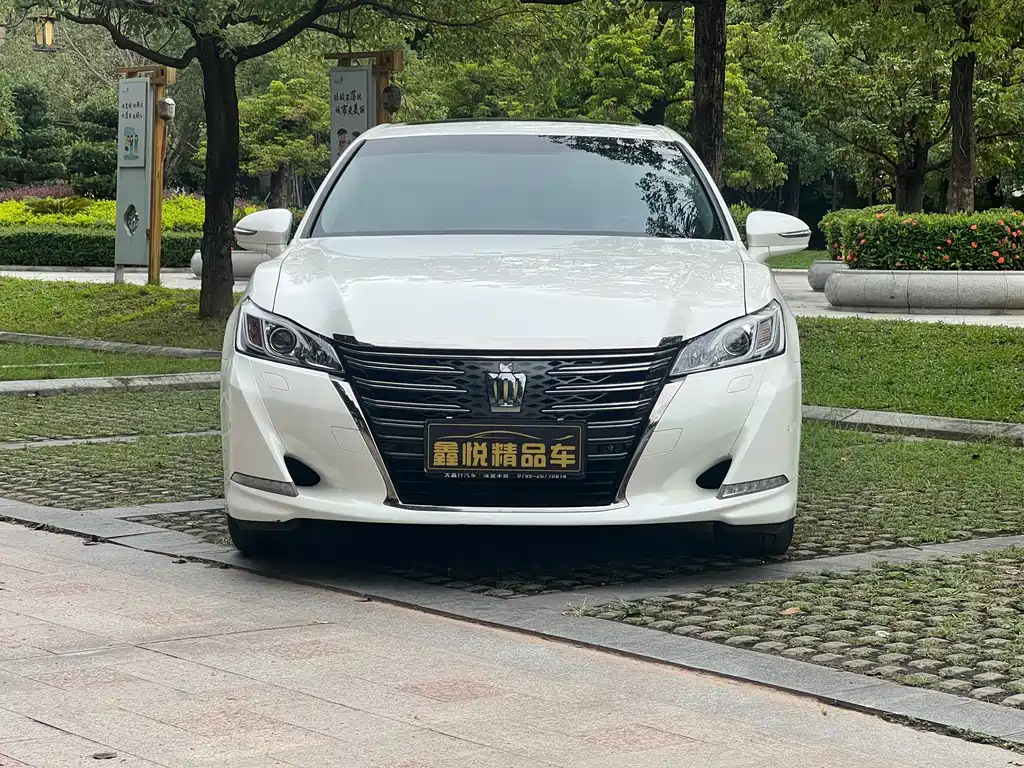 Toyota Crown 2018 2.0T Fashion Edition 2018 - thumbnail 2