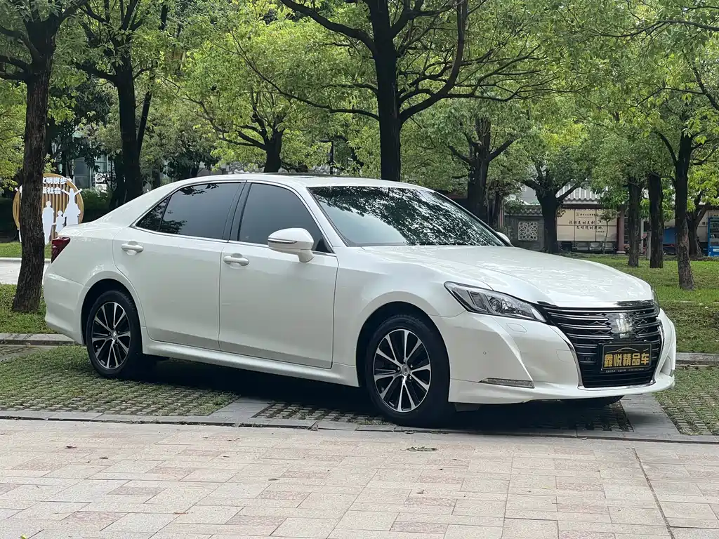 Toyota Crown 2018 2.0T Fashion Edition 2018 - thumbnail 3