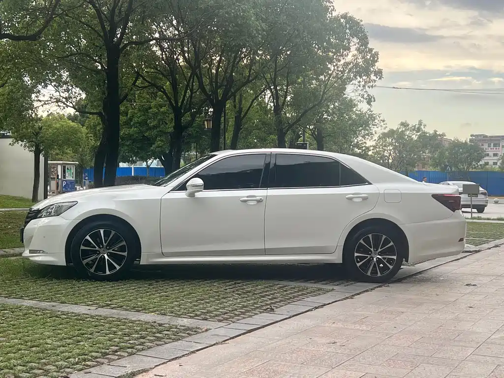 Toyota Crown 2018 2.0T Fashion Edition 2018 - thumbnail 6